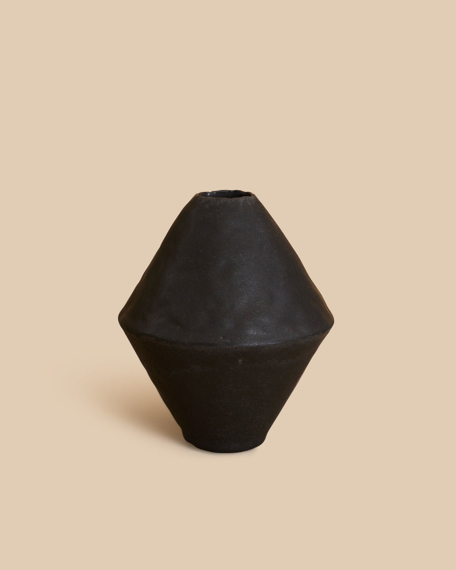 Giselle Hicks Diamond Vessel in black stoneware