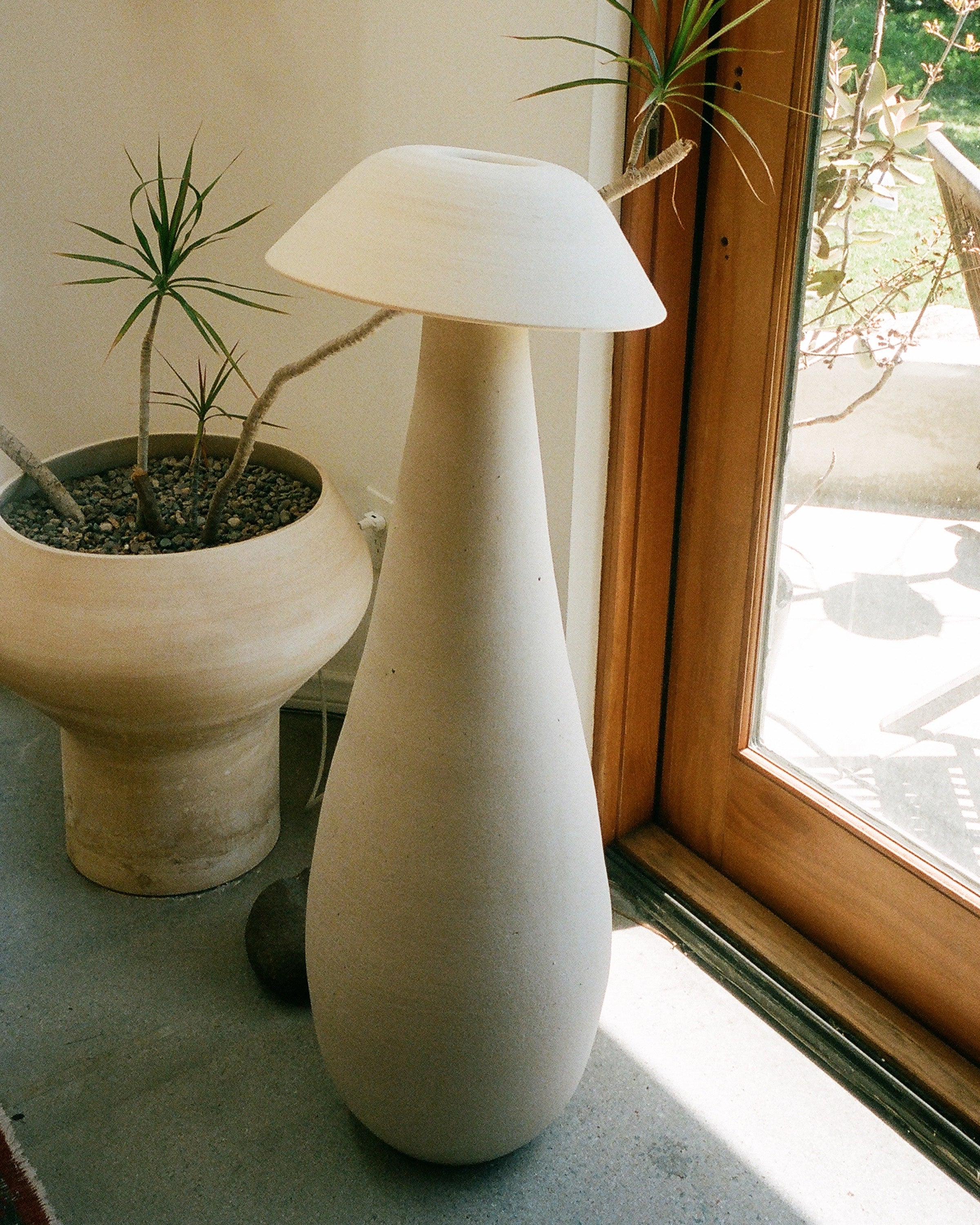 MUSHROOM_FLOOR_LAMP_BONE_WHITE