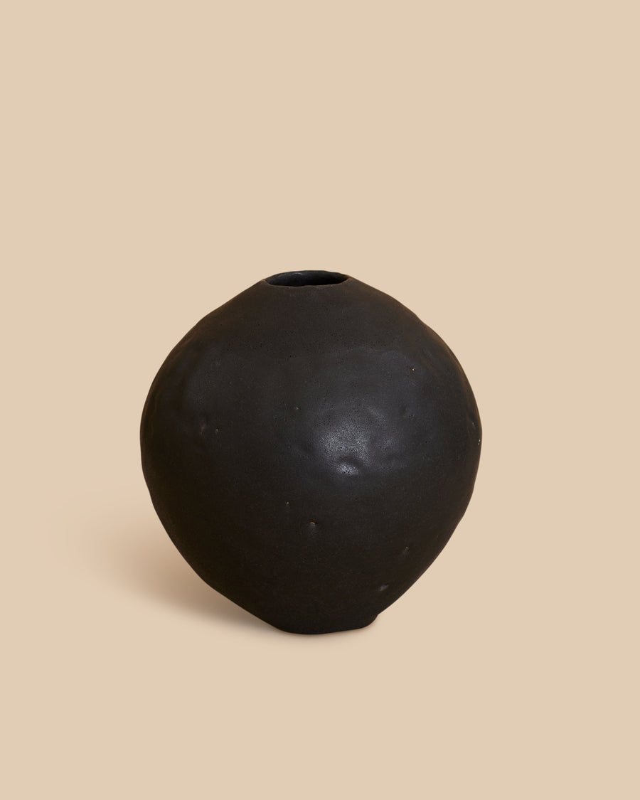 Giselle Hicks Sphere Vessel in black stoneware
