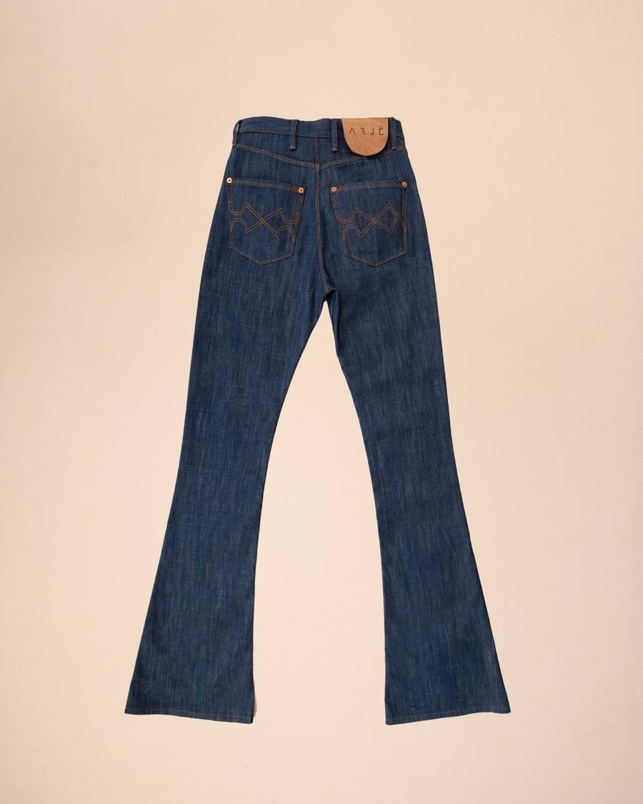The Joelly Denim Flare Pants In Azul